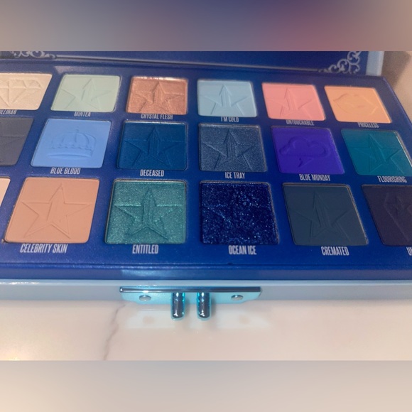 Blue blood eye shadow palette by Jeffree Starr - Picture 8 of 13